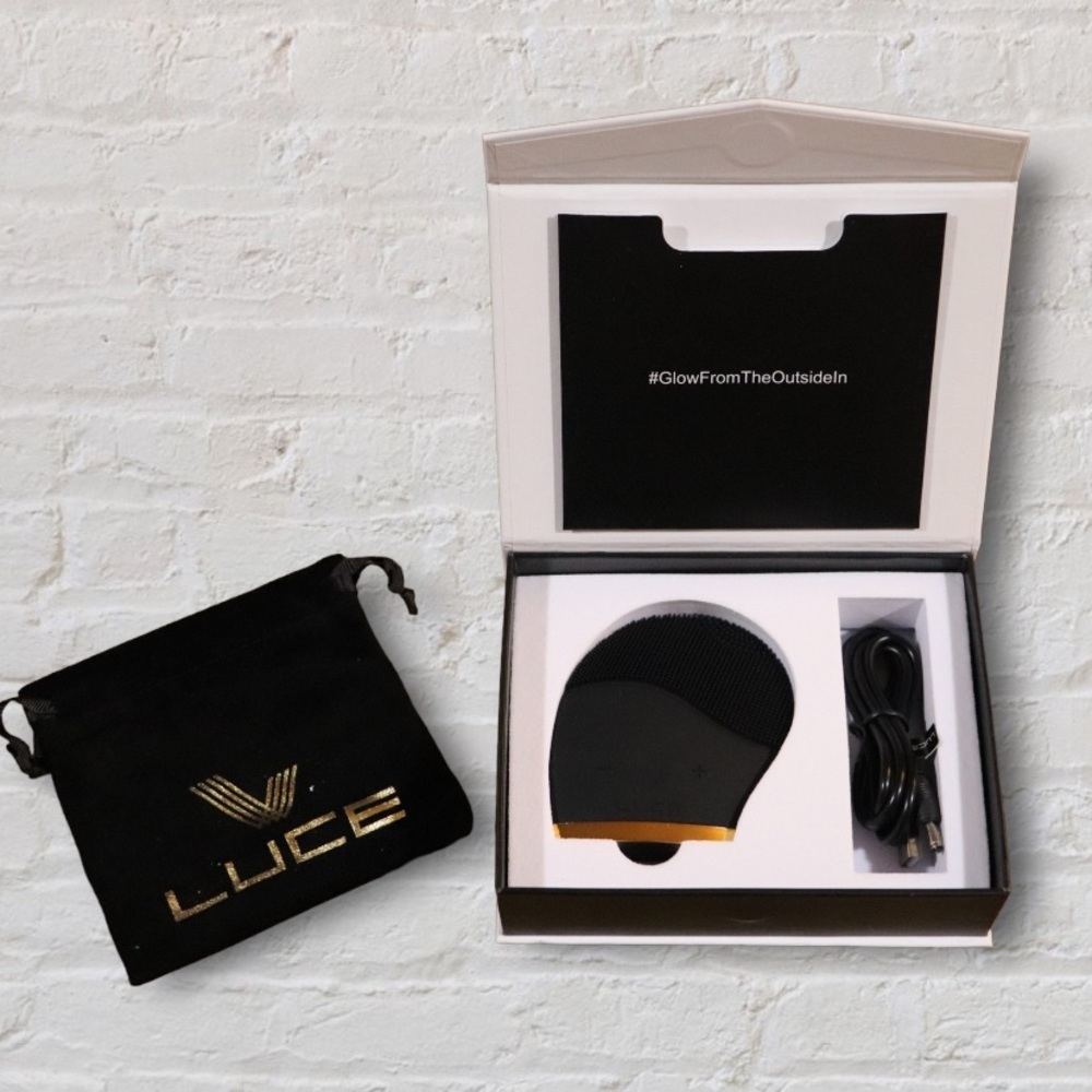 NWT Black Silicone LUCE180° Facial Cleansing and Anti-Aging Device